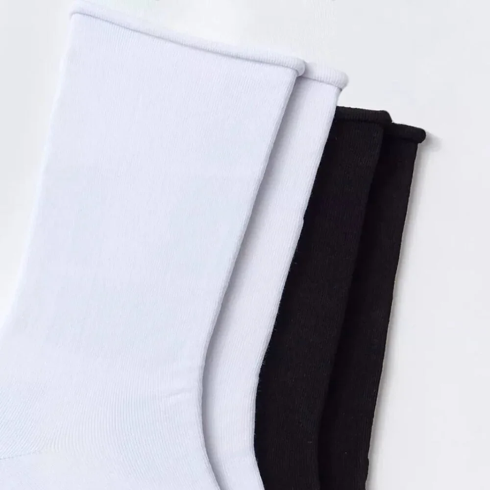 NWT Urban Outfitters Soft Roll Crew Sock 2 Pack